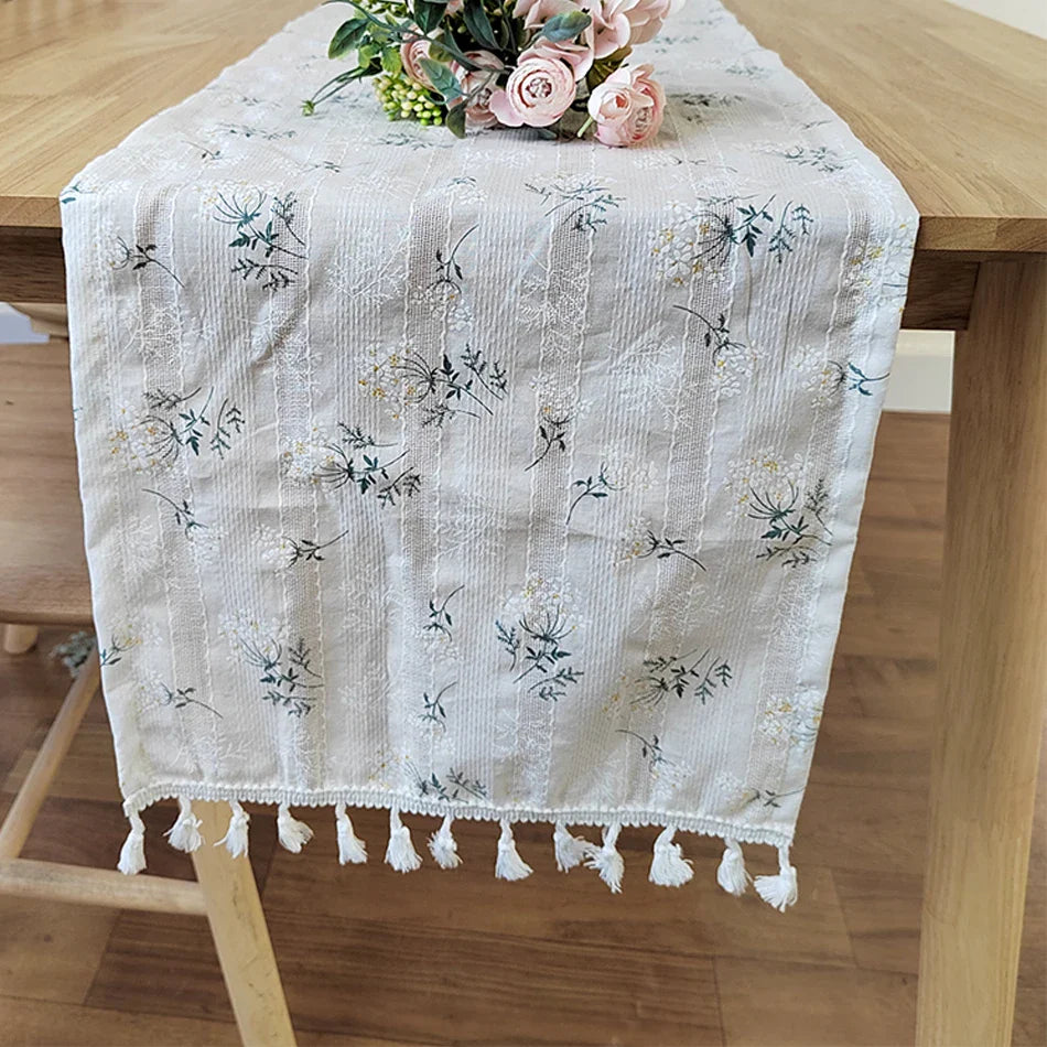 Product Image for Sandsberg Koreanische Gänseblümchen Quaste Tischläufer, Baumwolle Küchentisch Abdeckung Tuch Zuhause Party Geburtstag Hochzeit Feiertag 