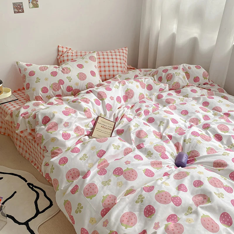 Product Image for Sandsberg | Kawaii Pink Erdbeere Bettbezug Set ohne Füllung Mode Bettwäsche Vollgröße Königin Größe Luxus Heimtextilien für Mädchen Bettwäsche, rosa 