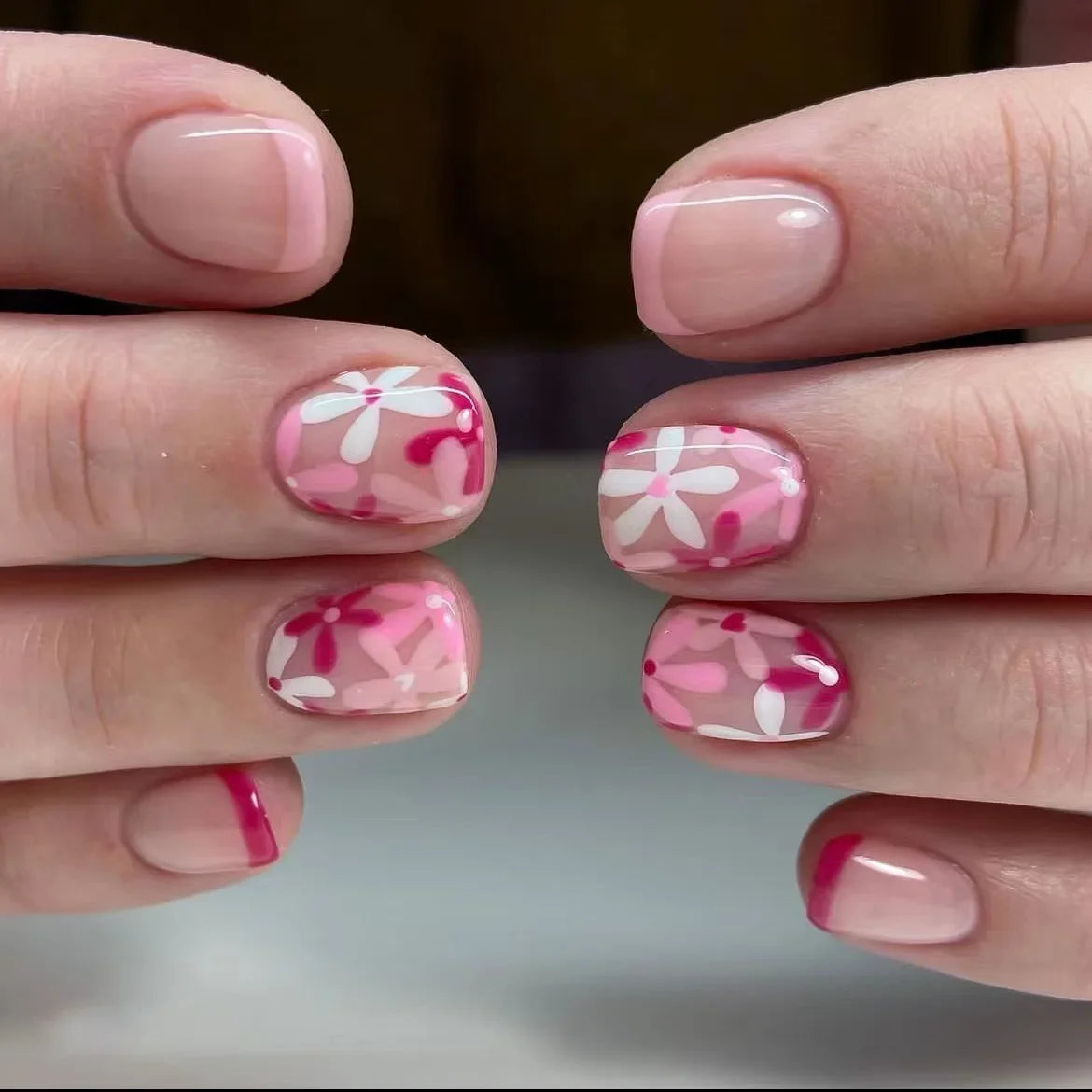 Product Image for Sandsberg | 24 Stück Quadrat Press-on Nägel Set mit pinken Blumenmustern Vollabdeckung Acrylnagelspitzen Kleber für stilvolle Frauen/Mädchen, A618
