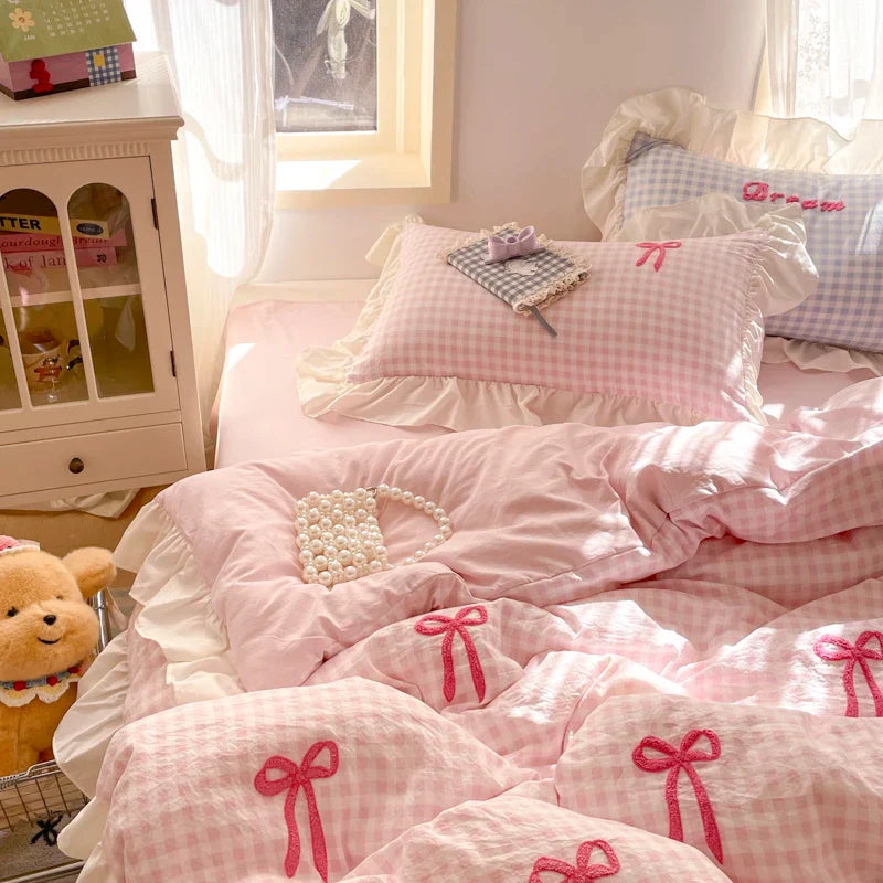 Product Image for Sandsberg | Prinzessinnen Bettwäsche Set Spitze Schleife Rosa Karomuster 4-teilig Bettdecke Bezug Blatt und Kissenbezug Soft Romantisch Für Mädchen, 1