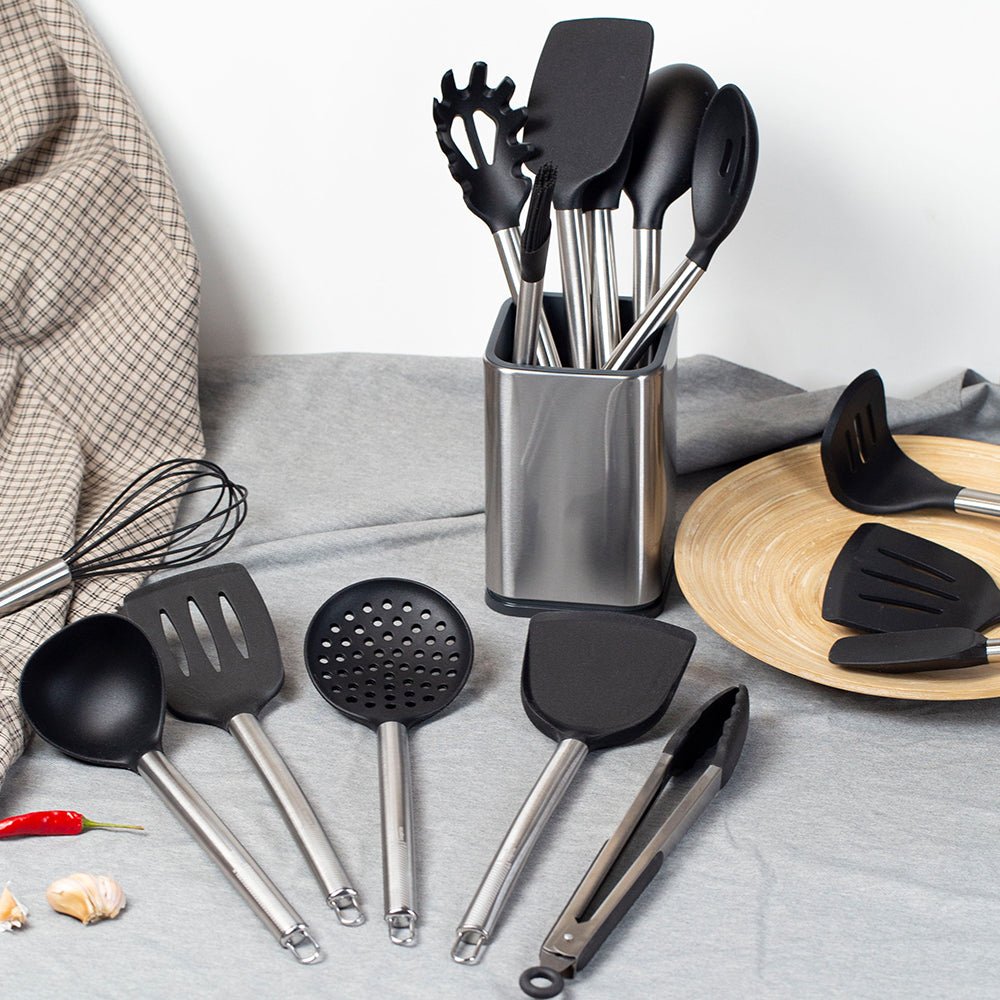 https://cdn.shopify.com/s/files/1/0646/9176/5473/products/simona-silicone-kitchen-tools-cooking-utensils-set-122950.jpg?v=1688893158&width=1000