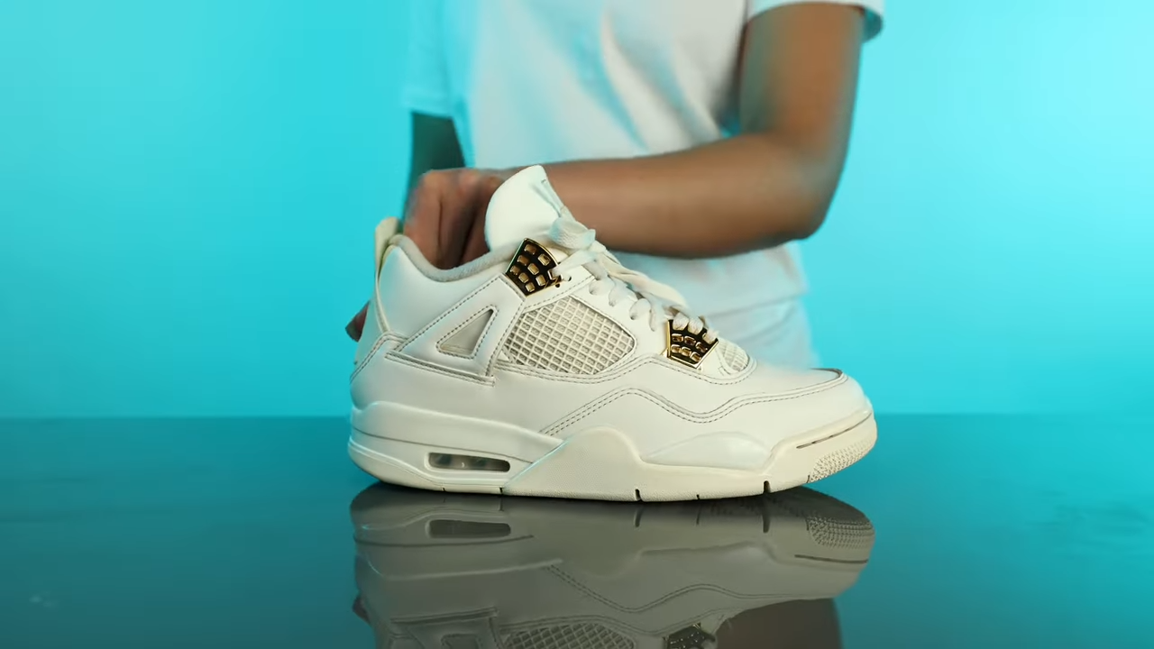 Air Jordan 4 'Metallic Gold' is fully cleaned