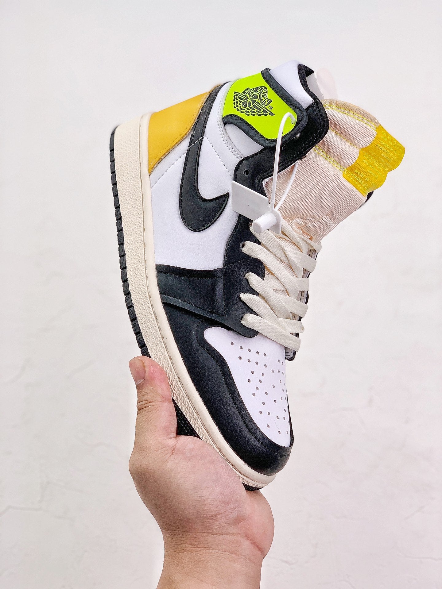 nike jordan 1 volt gold