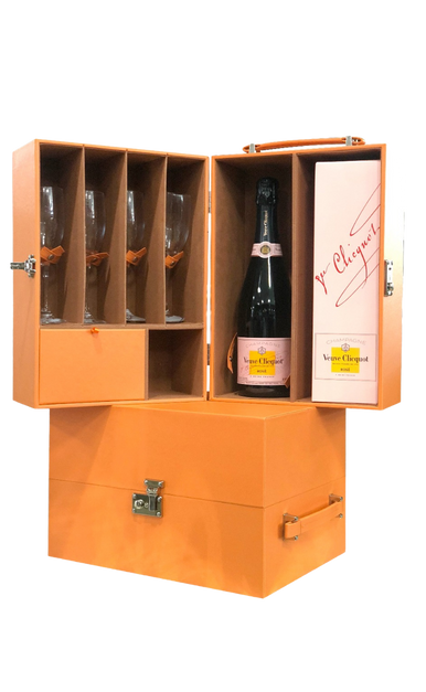 https://cdn.shopify.com/s/files/1/0647/0644/5540/products/veuve-clicquot-gift-box.png?v=1673123156&width=533