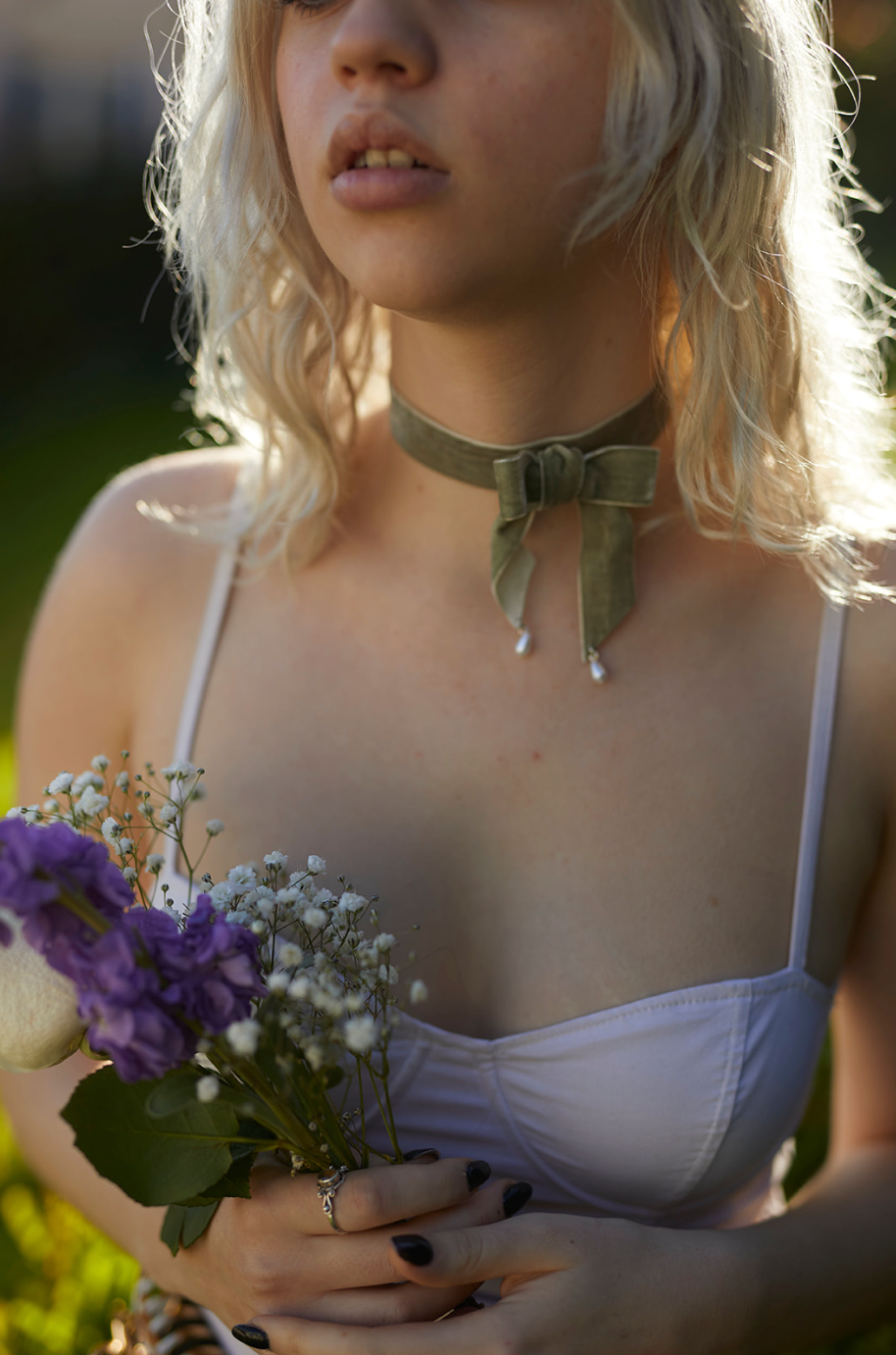 Velvet bow choker – By Isabelle Design