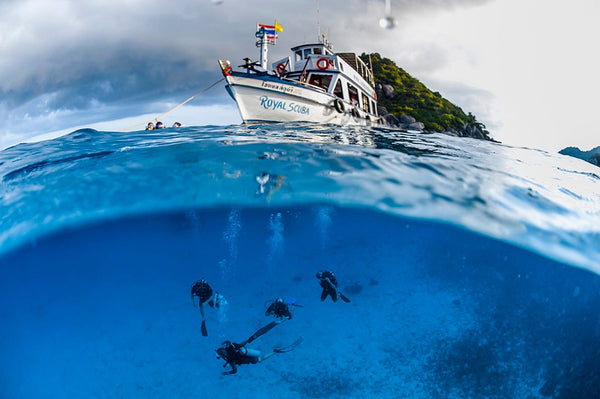 Coral Grand Divers เรือในเกาะเต่าประเทศไทย