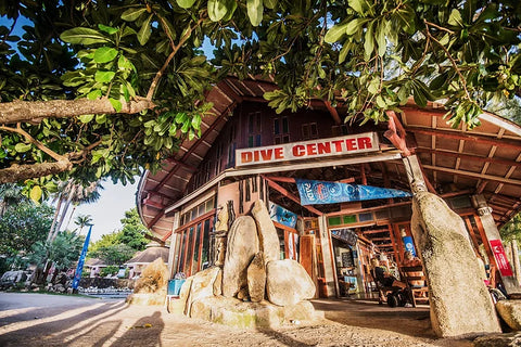 Beachfront 5-Star Dive Center on Sairee Beach, Koh Tao