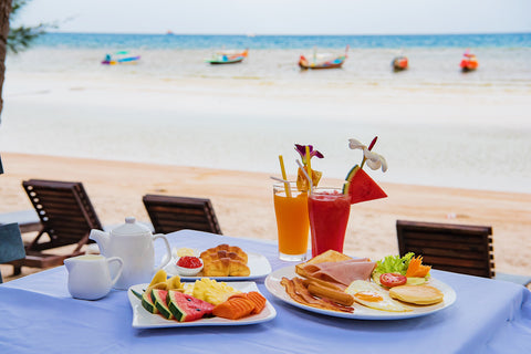 Colazione sulla spiaggia di Sairee, Koh Tao