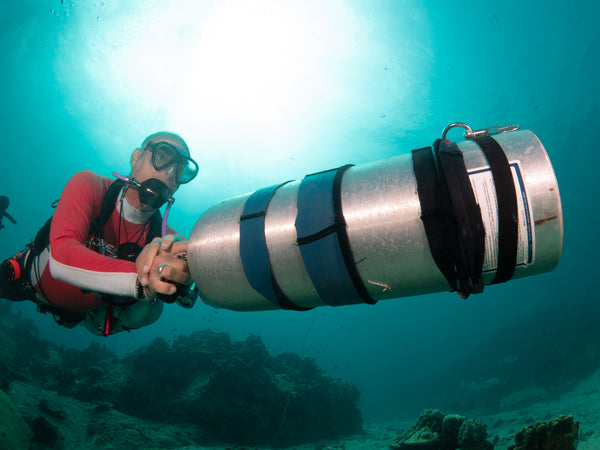 Sidemount Taucher in Koh Tao, Thailand