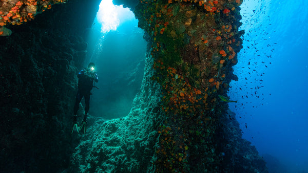 cavern-diver-photographer