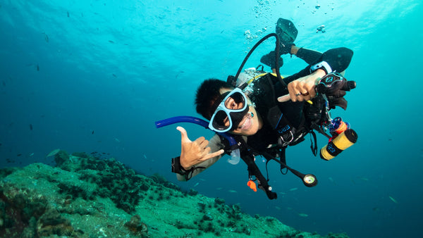 happy diver-of-corn-grand-rivers-dive-center-in-koh-tao