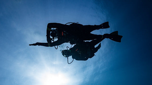 sous-marin-navigation-skills-practice-avec-insistructeur dans le koh-tao