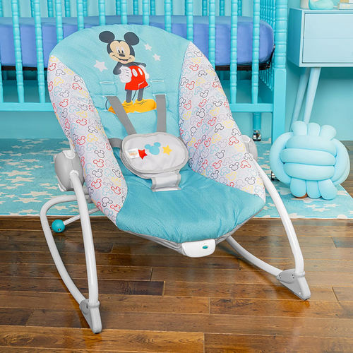 Bright Starts Disney Baby - Hamaca mecedora Mickey Mouse Original Bestie,  Silla con vibraciones relajantes, arco de juego, 2 juguetes, arnés de 5  puntos, Azul, 0 a 30 meses hasta 18 kg : : Bebé