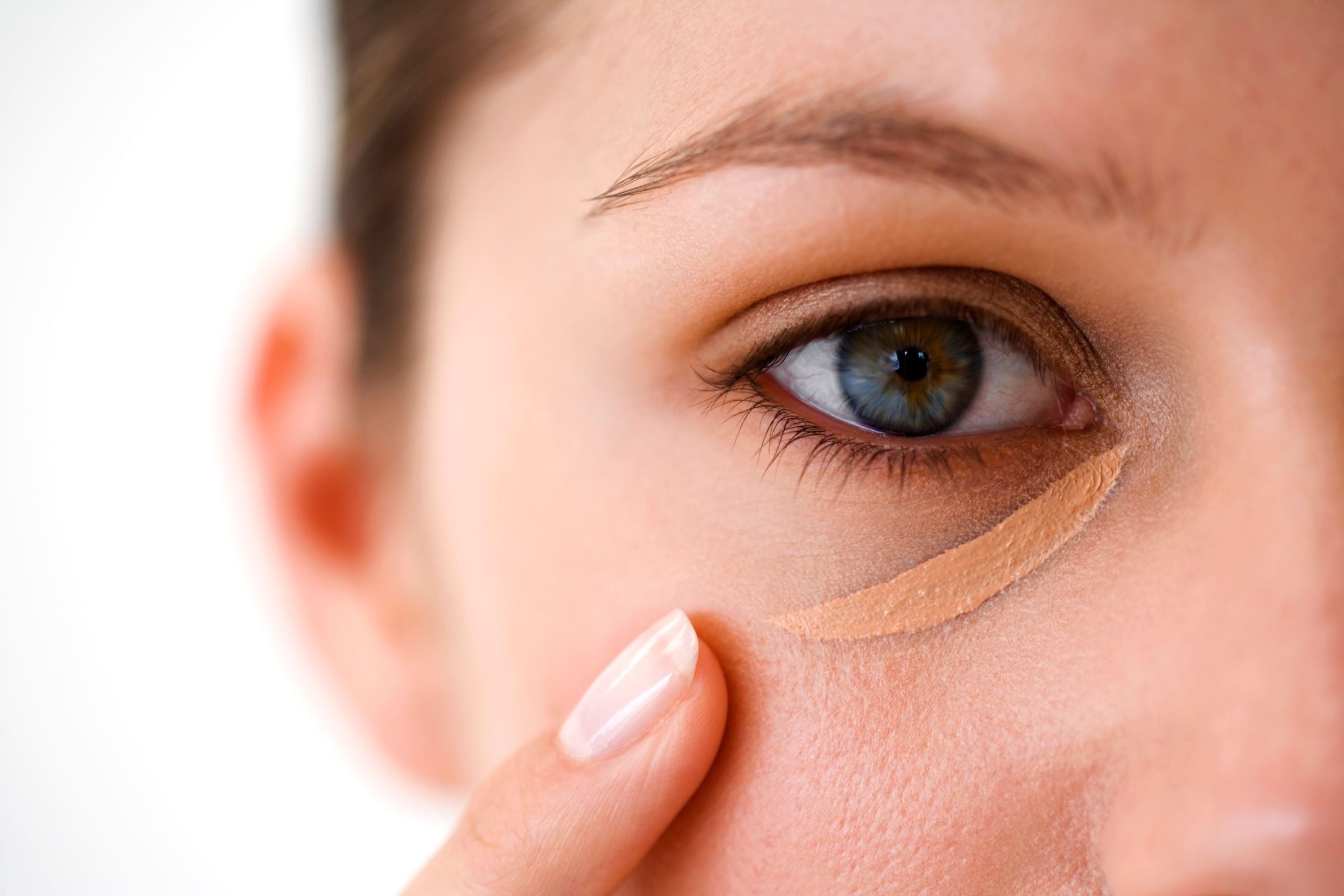 How To Stop Your Under Eye Concealer from Creasing – 100% PURE