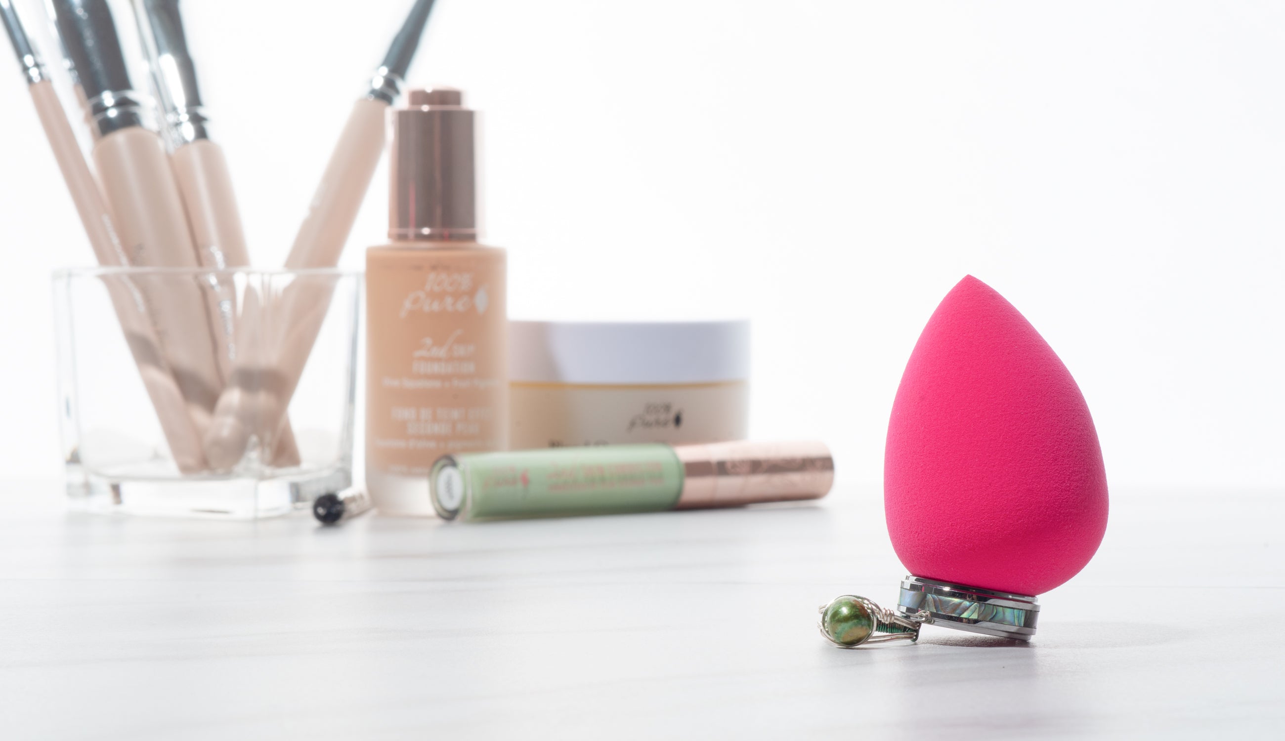6 Storage Ideas for Your Makeup Blender, 100% PURE