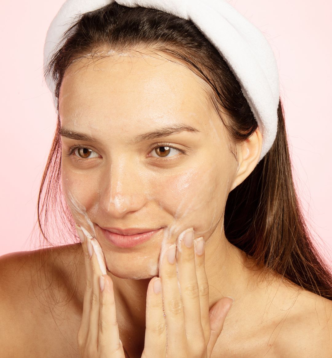 Woman_washing_her_face