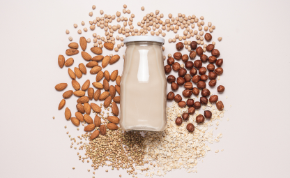 Plant based milk/ almond milk/ soy milk 
