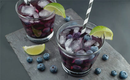  Iced Blueberry Teas with Lime