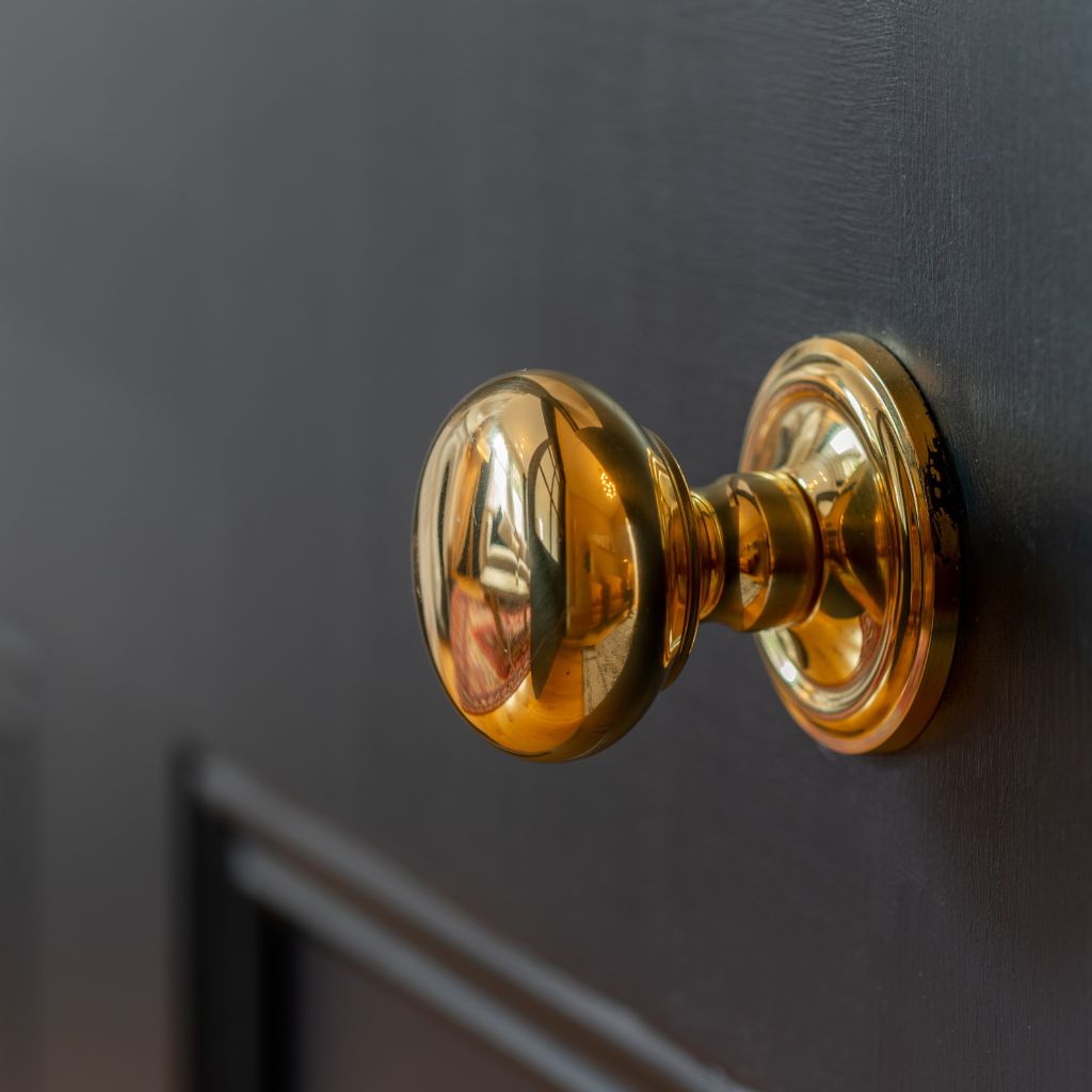 Should You Use the Same Door Knob for Every Door at Home