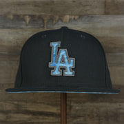 The front of the Los Angeles Dodgers 2022 Father's Day On-Field 9Fifty Snapback | Gray