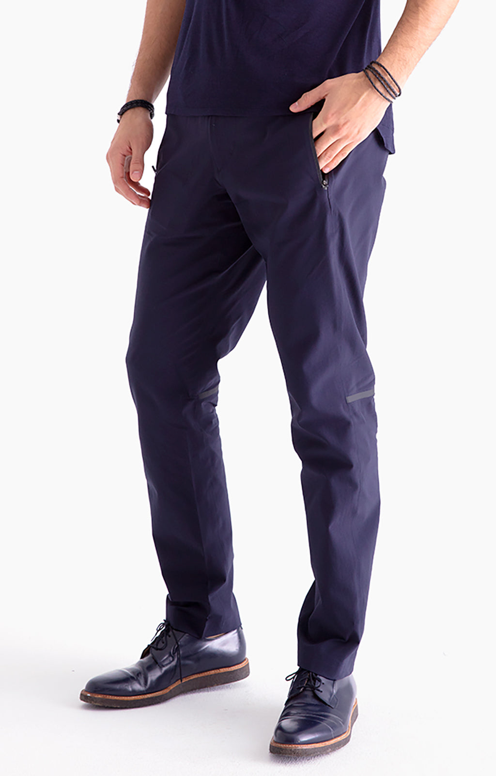 Artisan - The Ultimate Tech Travel Pant in Navy