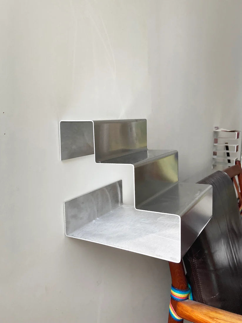 Se ALUMINIUM STAIR SHELF - hang up with screws hos Studio Stars