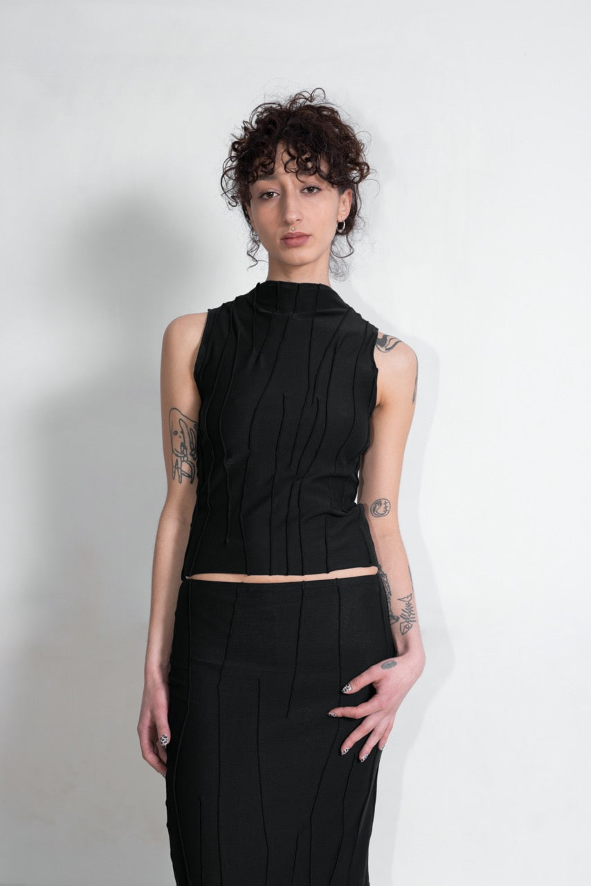 Se ASYMMETRIC FULL SUTURE TOP - XS/S / OFF-WHITE hos Studio Stars