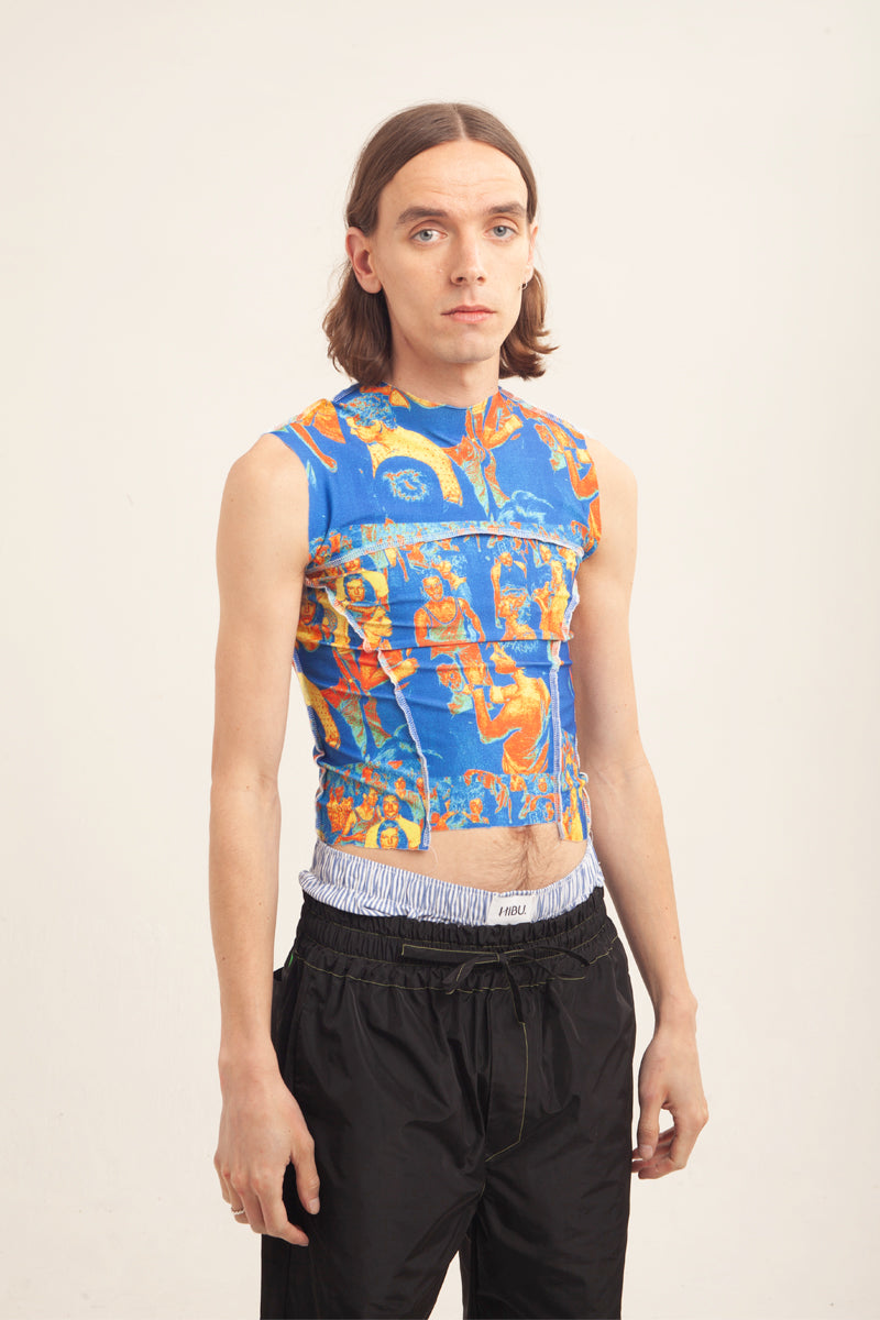 Se UNISEX PRINTED ASYMMETRIC LYCRA TOP - Large hos Studio Stars