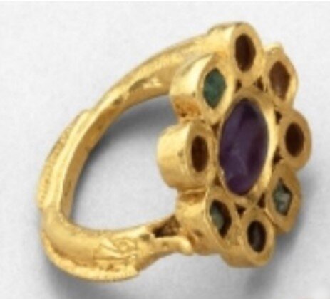 Side view of Late Roman ring, Thetford Treasure