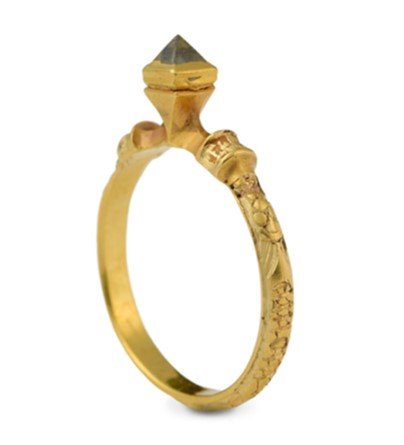 Image of Medieval ring set with natural crystal diamond - Juraster