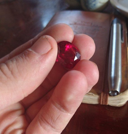 Wim holds the Pailin ruby