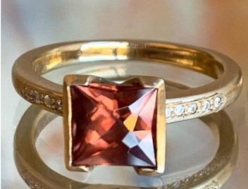 image of Moyo zircon in ring by Rebecca Overman