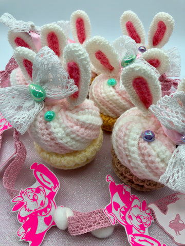 bijou de sac/porte-clé - cupcake du pays des merveilles - lapin