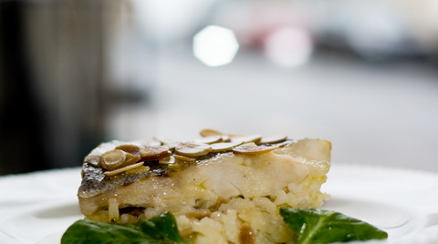 merluza al horno con salsa avellana