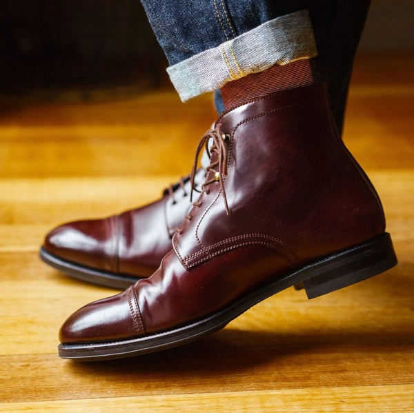 Fortis Green Fine Stripe Pattern Sock in Burgundy