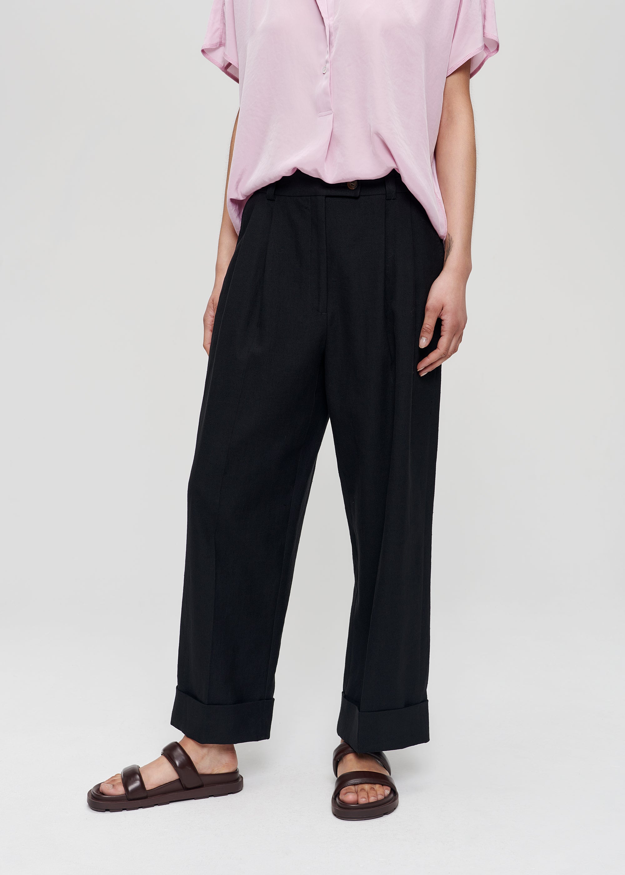 トラディショナルウェザーウエア meer. MAT SATIN RELAX PANTS