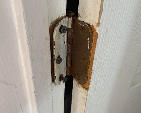 loose hinges