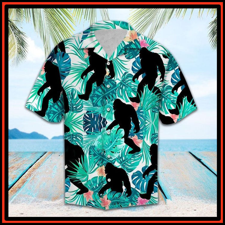 Tropical bigfoot hawaiian shirt{Size}