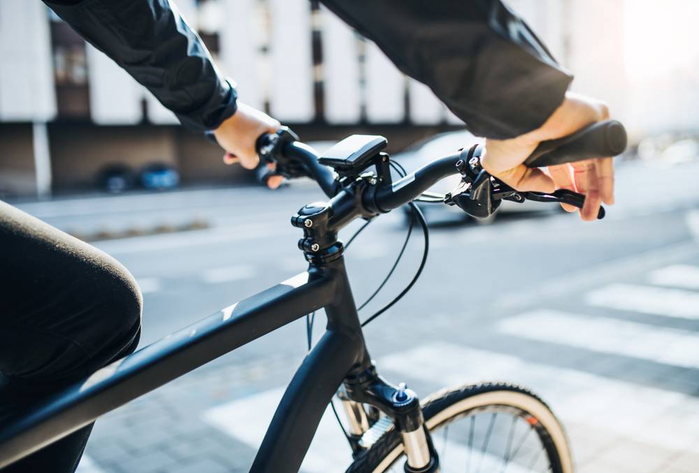 Comment les vélos électriques connectés aident-ils à la mobilité urbaine durable ?-1