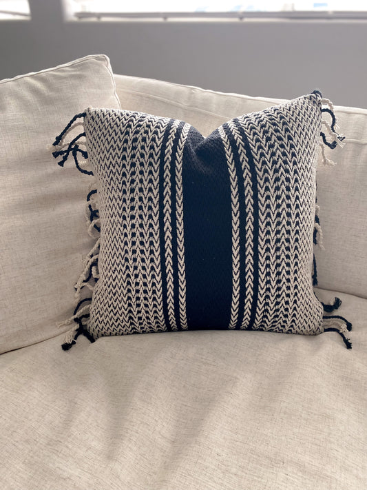 White Diamond Pattern Hand Woven 18x18 Cotton Decorative Throw Pillow with  Hand Tied Tassels - Foreside Home & Garden