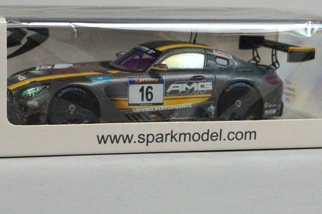 1:43 SPARK KBS066 Mercedes CLK GTR Suzuka Winner 1997 #10 – Boost