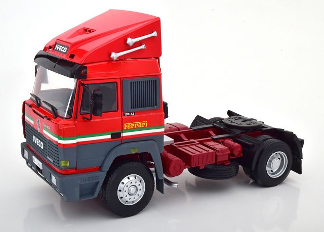 RK180092 ROAD KINGS 1:18 DAF 3600 Space Cab 1986 Green/Red/White 