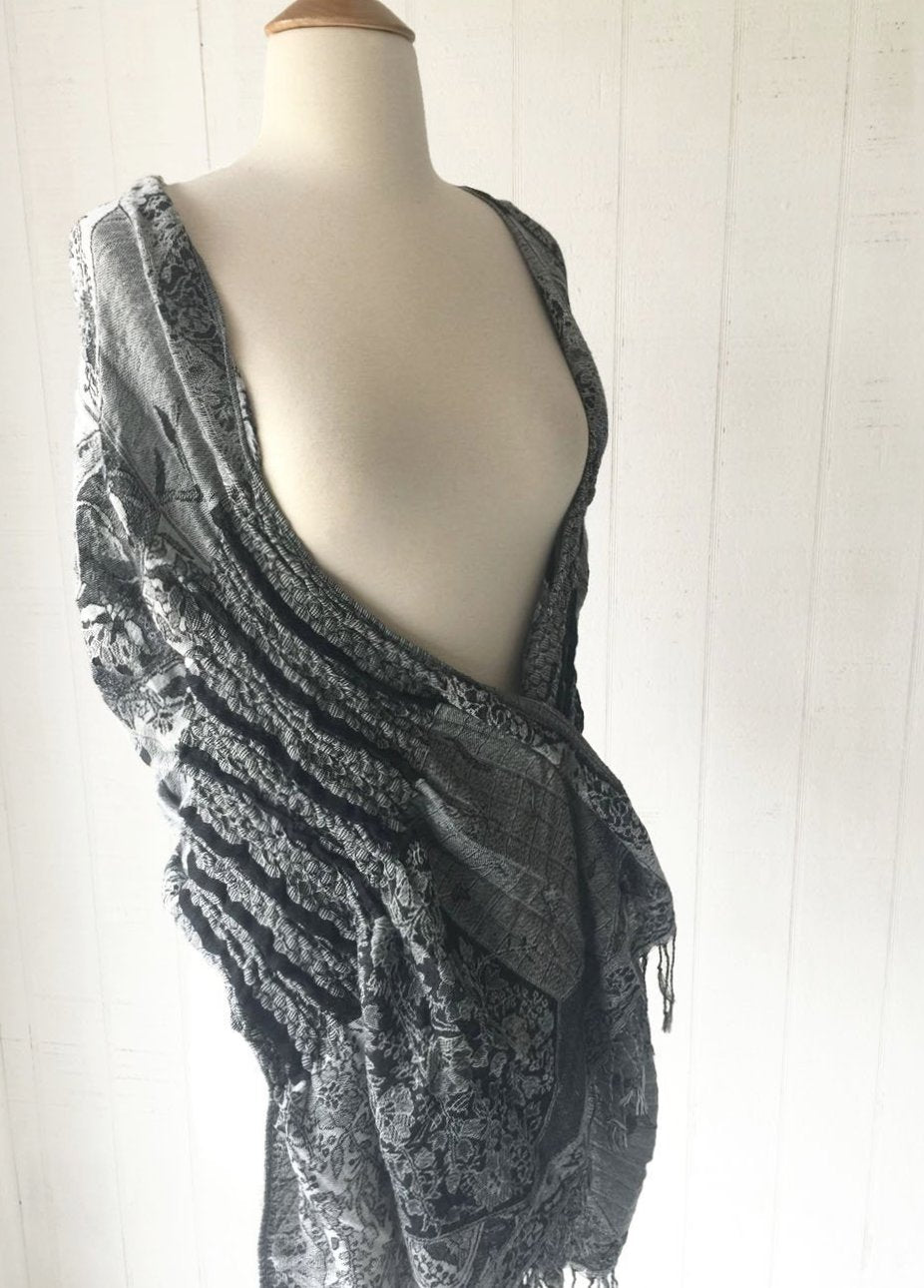 Woven Reversible Ruffled Scarf/Shawl - Midnight White