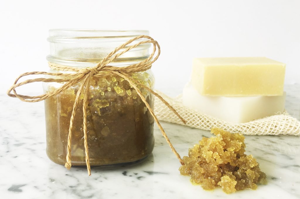 DIY skin care - Magnesium salt, turmeric and ginger DIY foot scrub