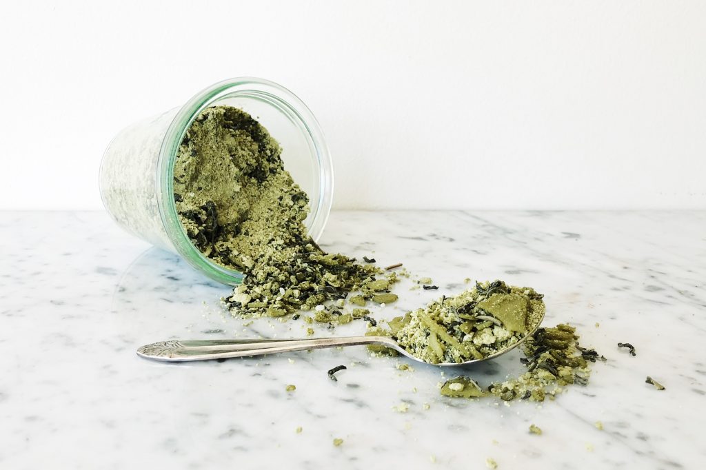 DIY Healing Seaweed & Green Tea Bath Soak | DIY Skin Care Recipe | Biome Naked Beauty Bar