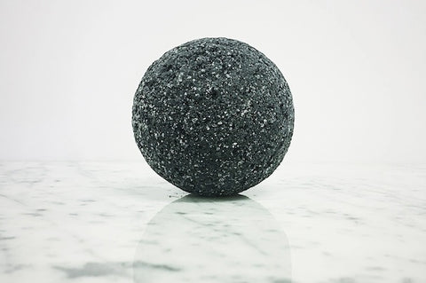 How to make black bath bombs with activated charcoal