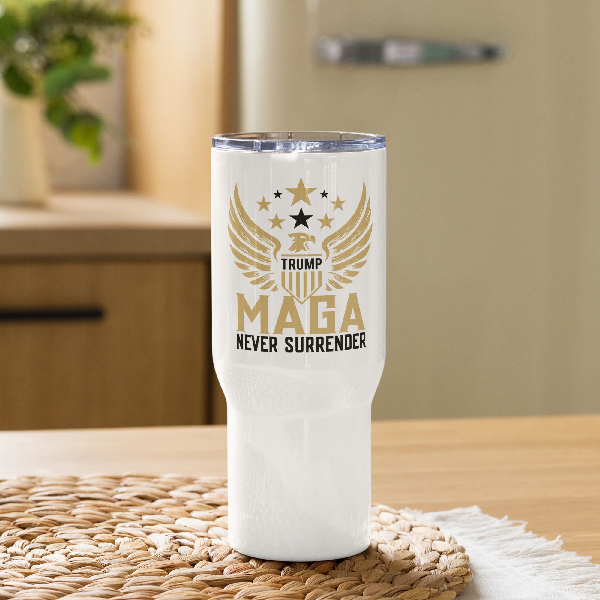 NEVER SURRENDER - Travel mug - TrumpTrendz product image