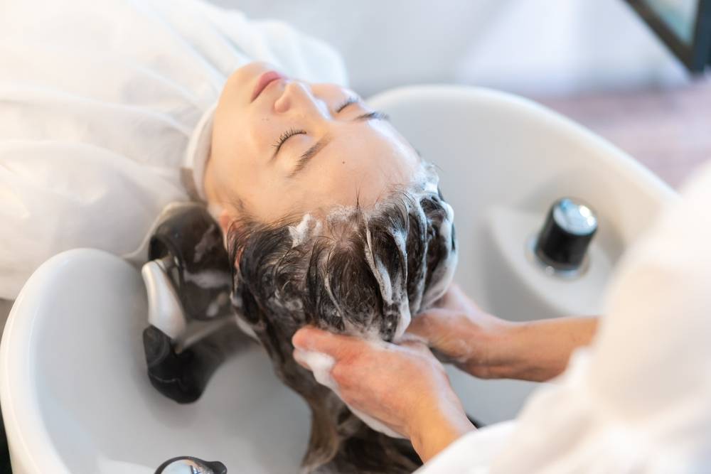 Irritation du cuir chevelu : les shampoings adaptés-1