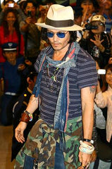 Johnny Depp sieht in einem Panama-Fedora scharf aus