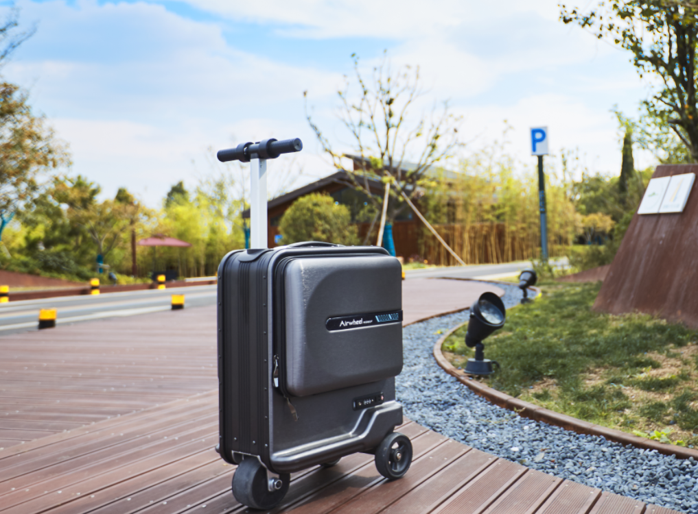 travel on airwheel electric luggage